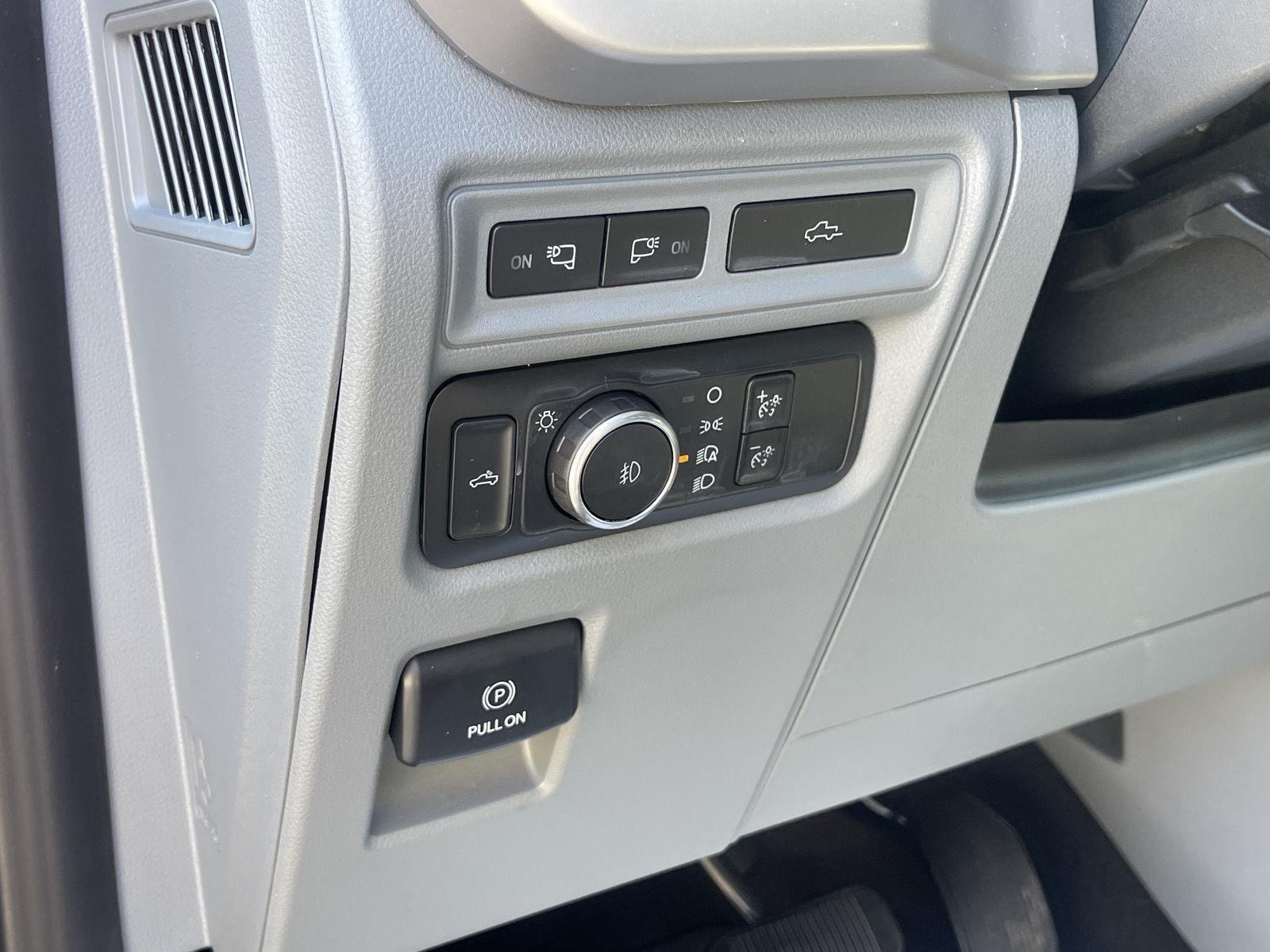 2022 Ford F-150 XLT photo 22