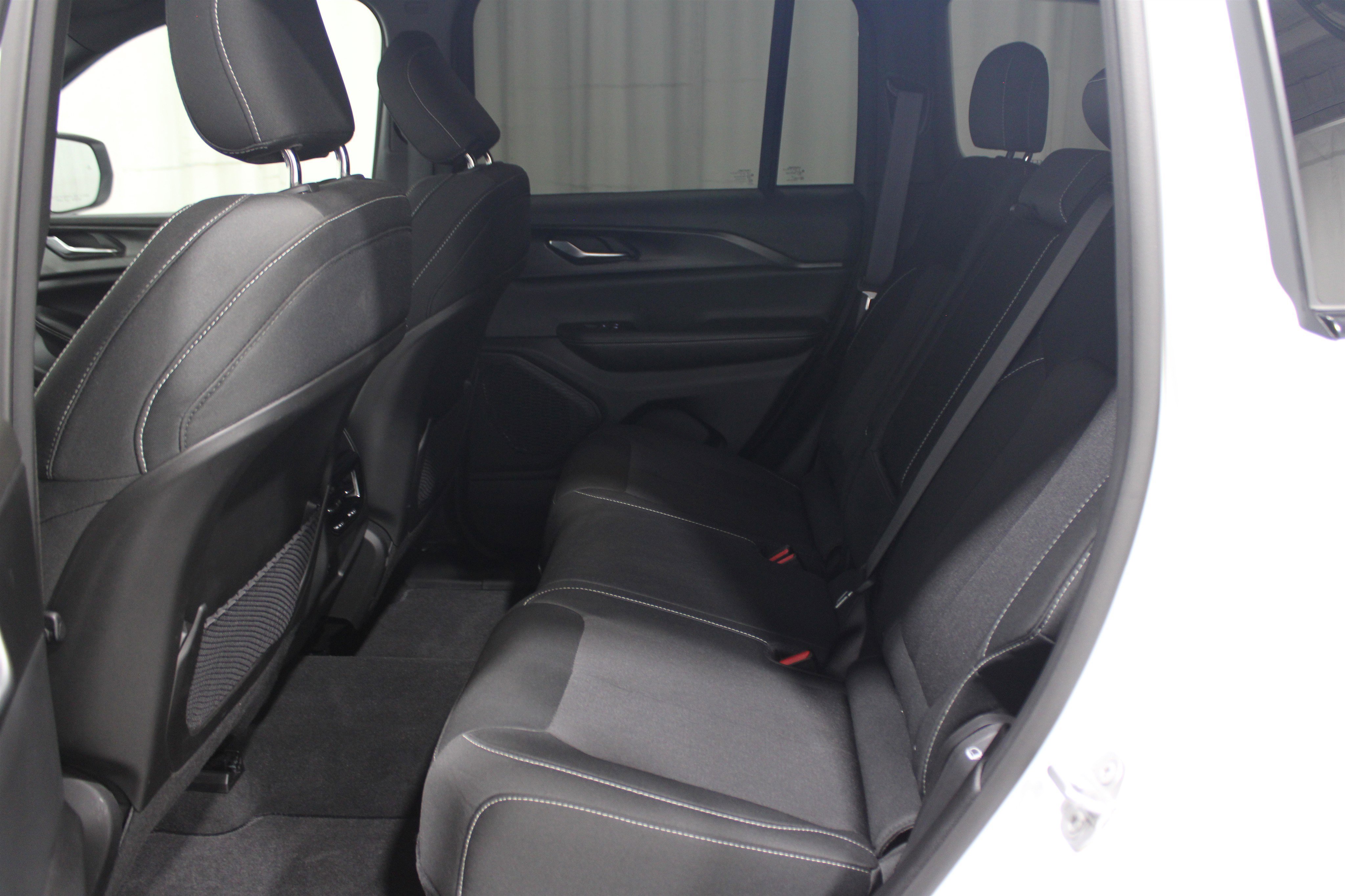 2024 Jeep Grand Cherokee Laredo X photo 18