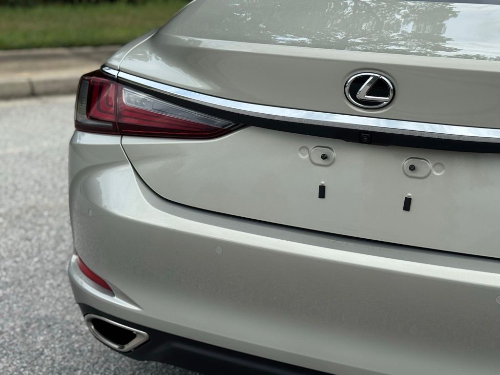 2024 Lexus ES 350 Premium photo 11