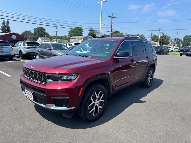 2024 Jeep Grand Cherokee Limited photo 3