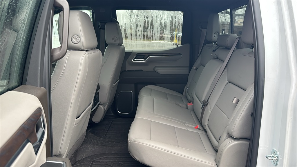 2023 GMC Sierra 1500 SLT's photo