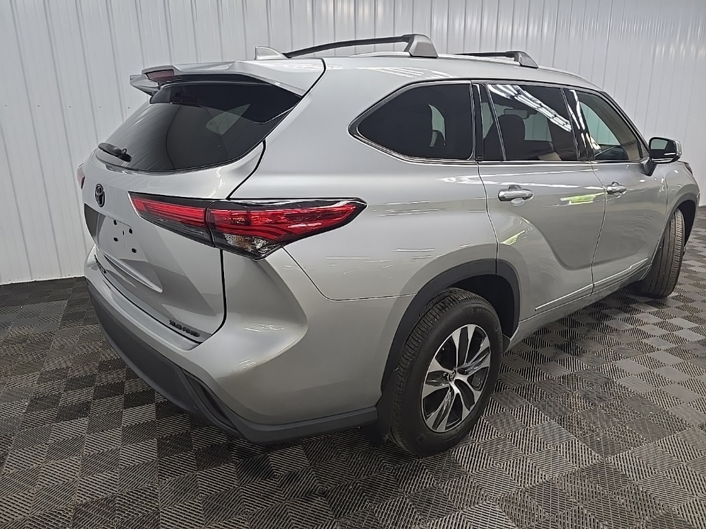2022 Toyota Highlander XLE photo 10