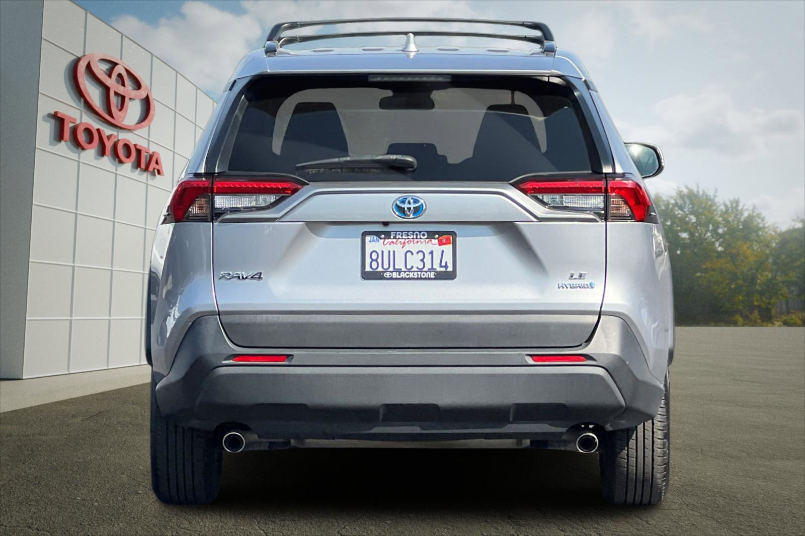 2021 Toyota RAV4 Hybrid LE photo 3