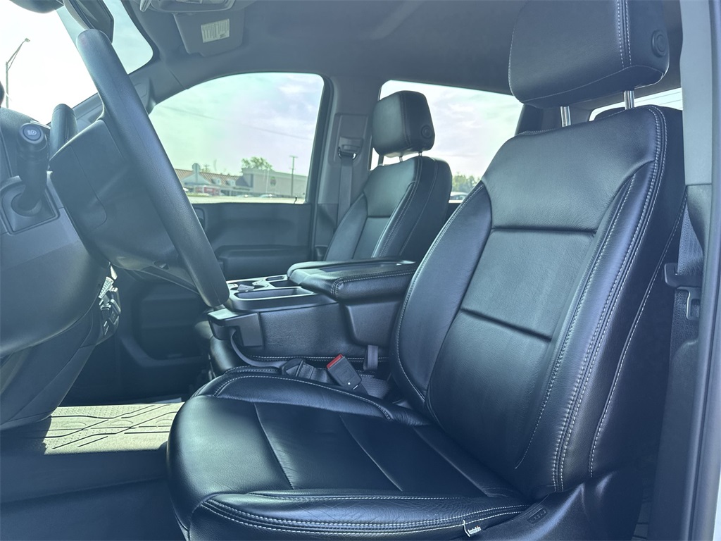 2024 Chevrolet Silverado 2500HD Custom photo 17