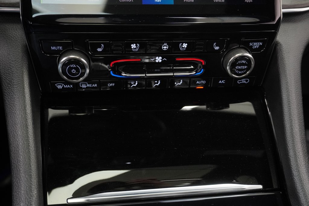 2024 Jeep Grand Cherokee Overland photo 27