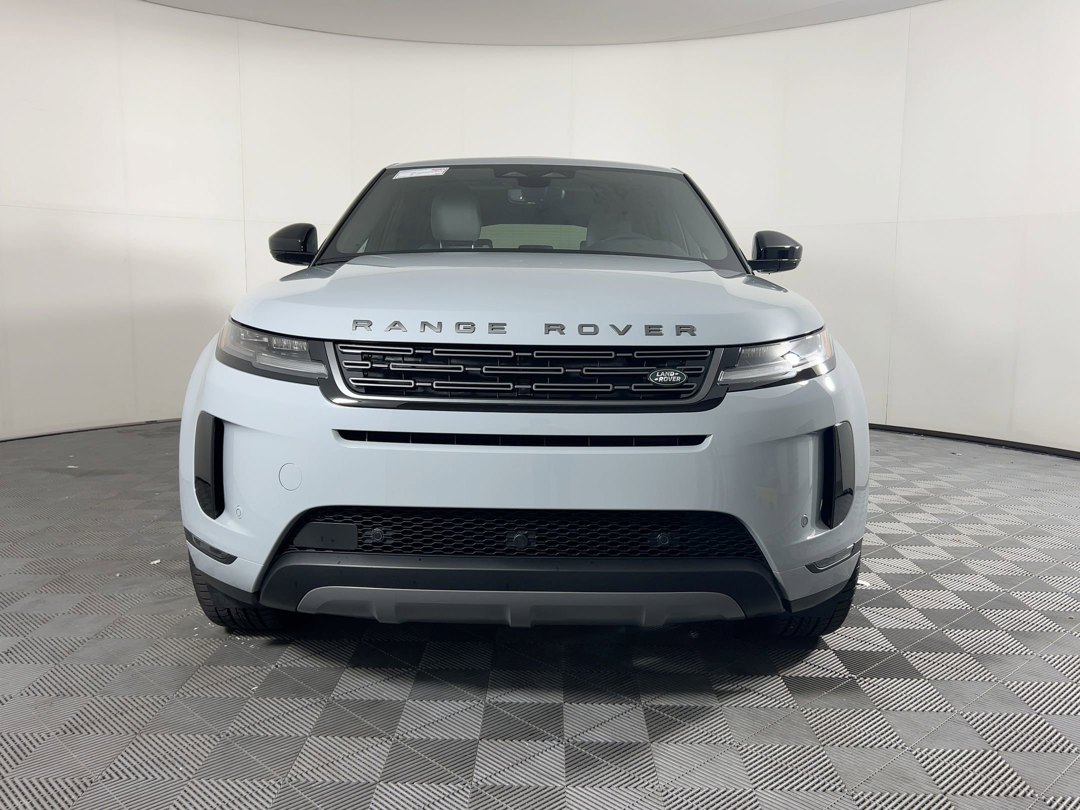 2026 Land Rover Range Rover Evoque S photo 4