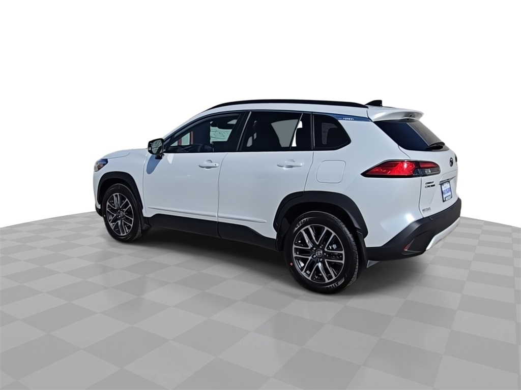 2026 Toyota Corolla Cross XLE photo 3