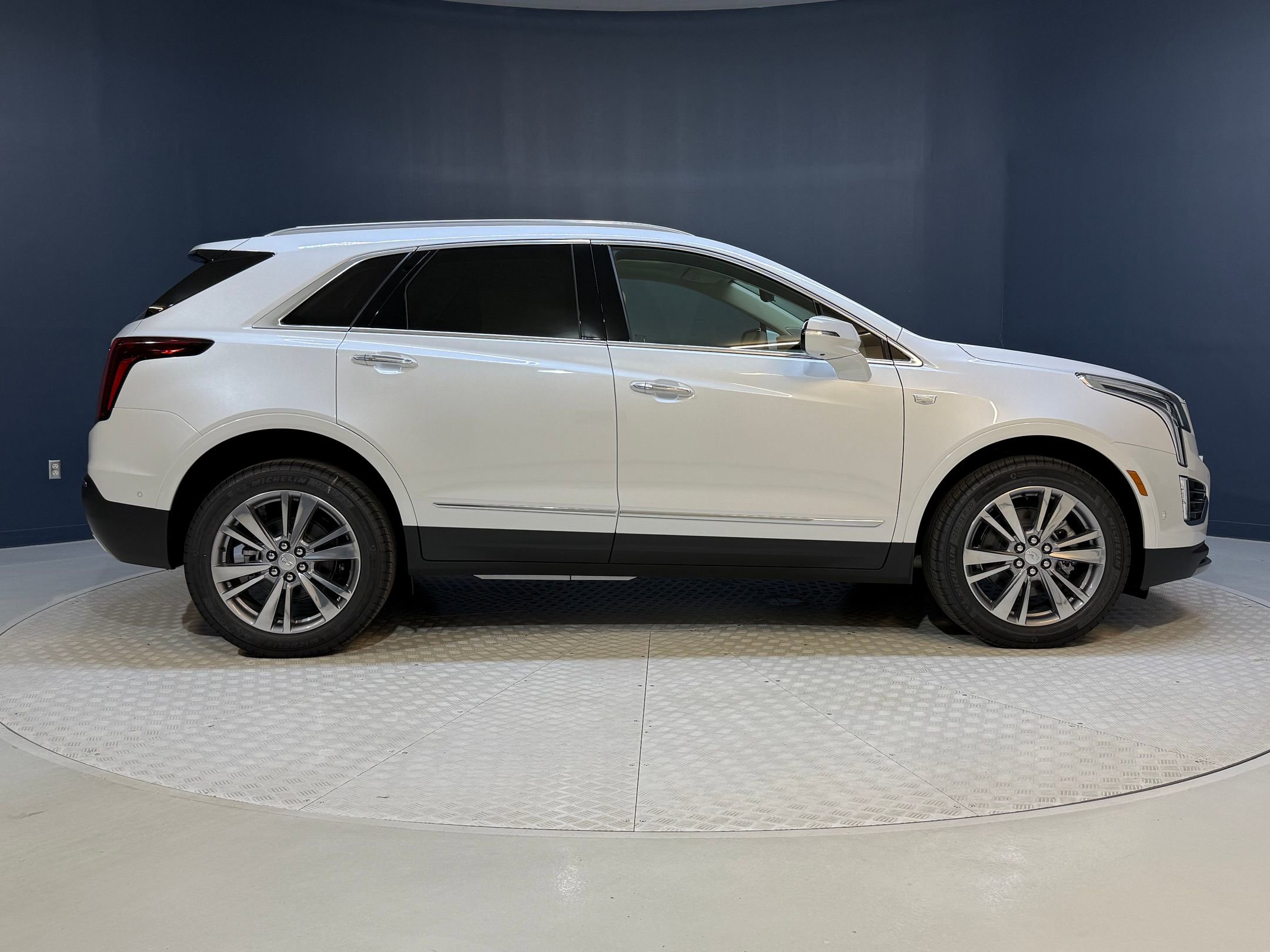 2025 Cadillac XT5 Premium Luxury photo 4