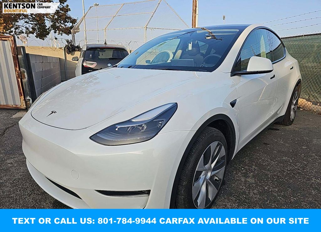 2024 Tesla Model Y Long Range's photo