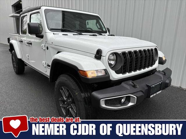 2025 Jeep Gladiator Sport S's photo