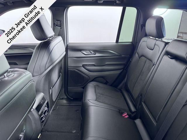 2025 Jeep Grand Cherokee Altitude X photo 20