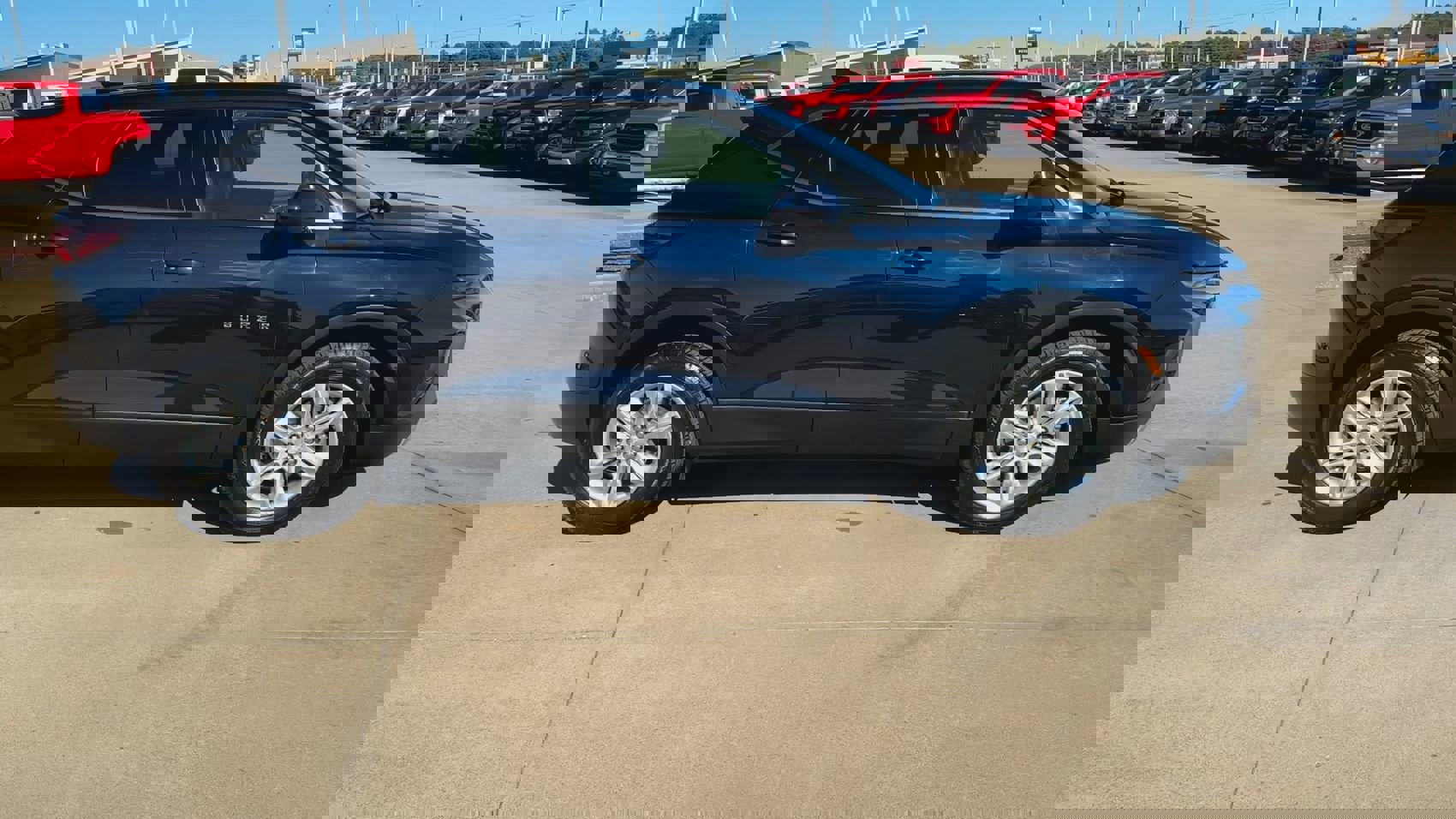 2021 Chevrolet Blazer 2LT photo 2