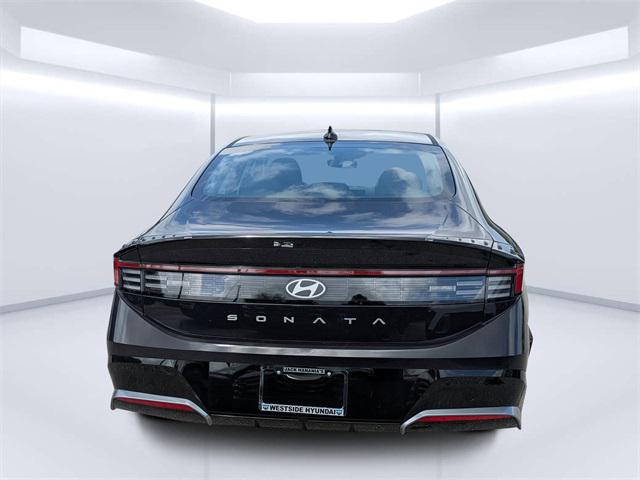 2026 Hyundai Sonata SEL Sport photo 4