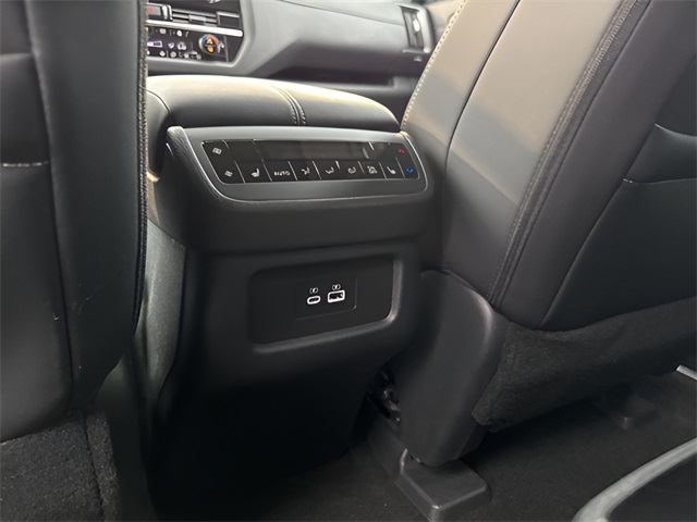 2025 Nissan Pathfinder SL photo 20