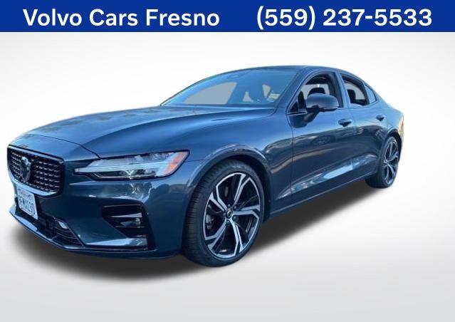 2023 Volvo S60 Plus's photo