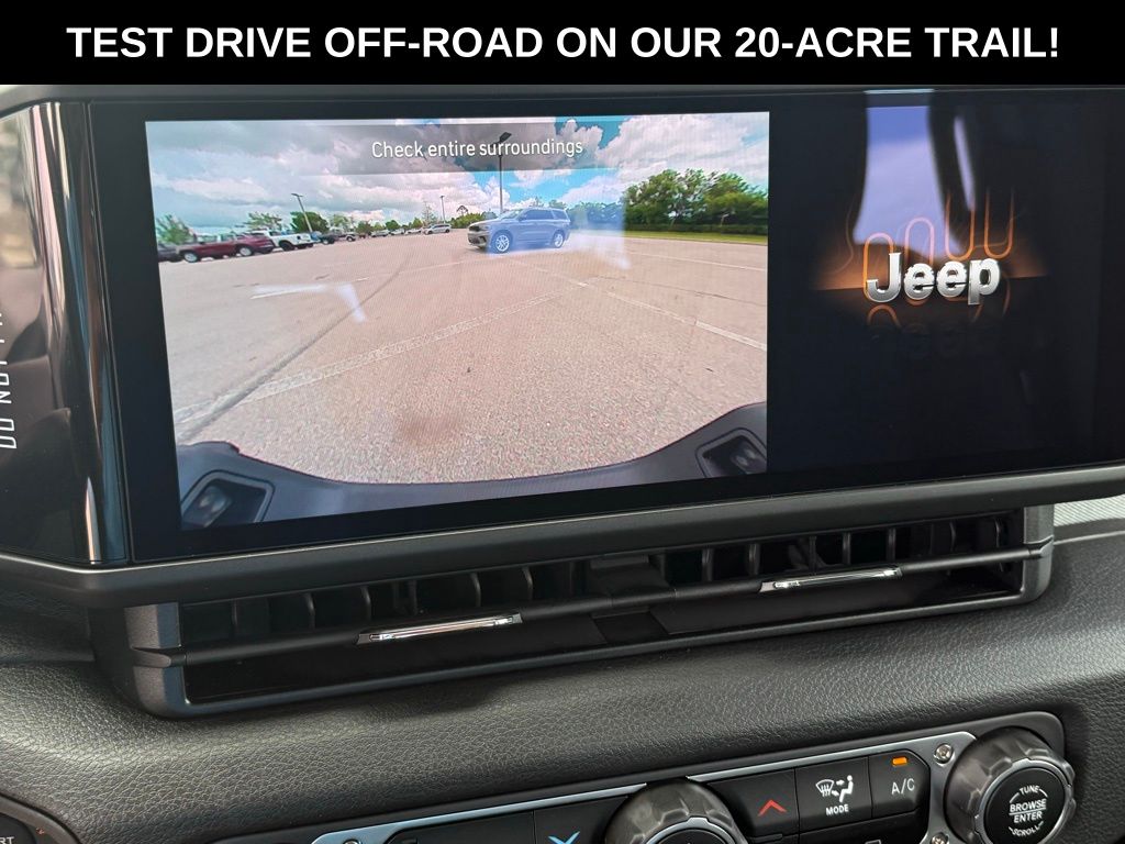2025 Jeep Gladiator Sport photo 12