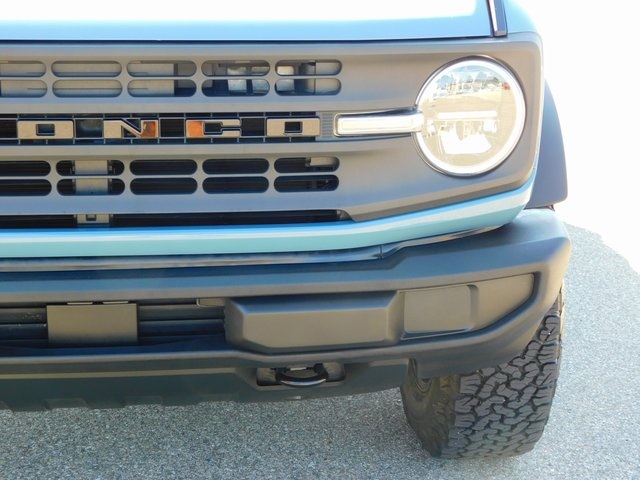 2023 Ford Bronco Base photo 9