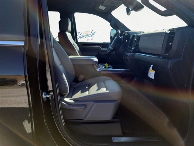 2025 Chevrolet Silverado 2500HD LT photo 12