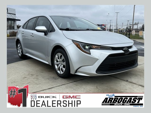 2025 Toyota Corolla LE's photo