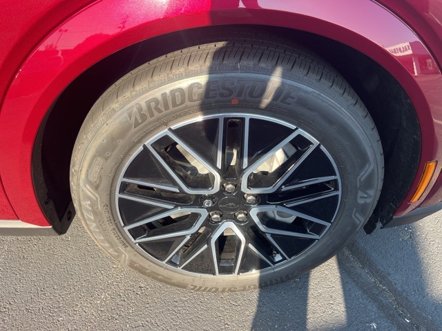 2025 Ford Mustang Mach-E Premium photo 4