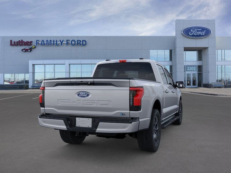2025 Ford F-150 Lightning photo 8
