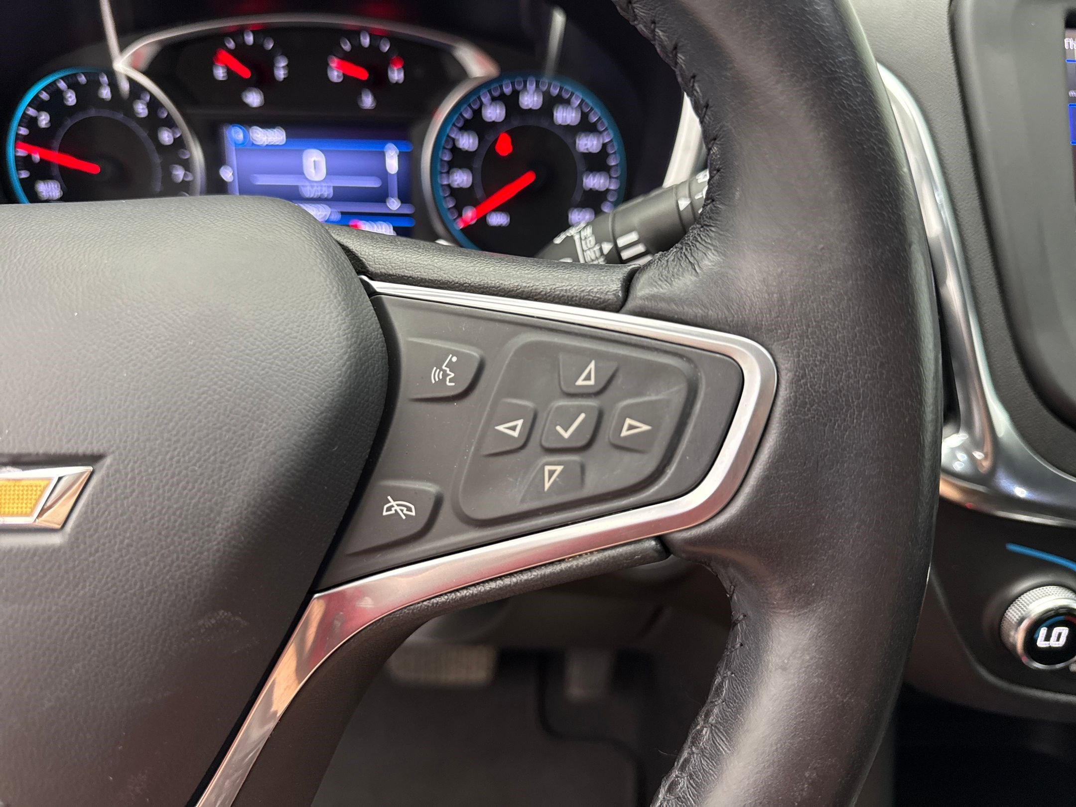 2022 Chevrolet Equinox photo 36