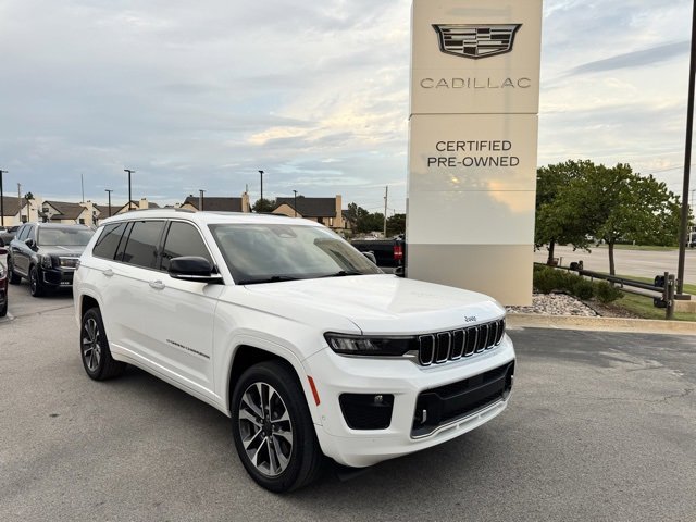 2021 Jeep Grand Cherokee Overland photo 3