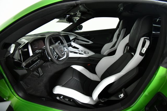 2026 Chevrolet Corvette Stingray 2LT photo 3