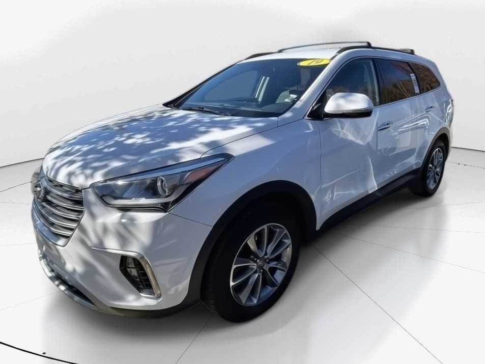 2019 Hyundai Santa Fe SE's photo