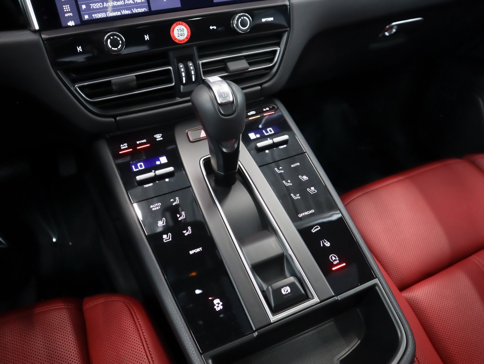 2025 Porsche Macan T photo 20