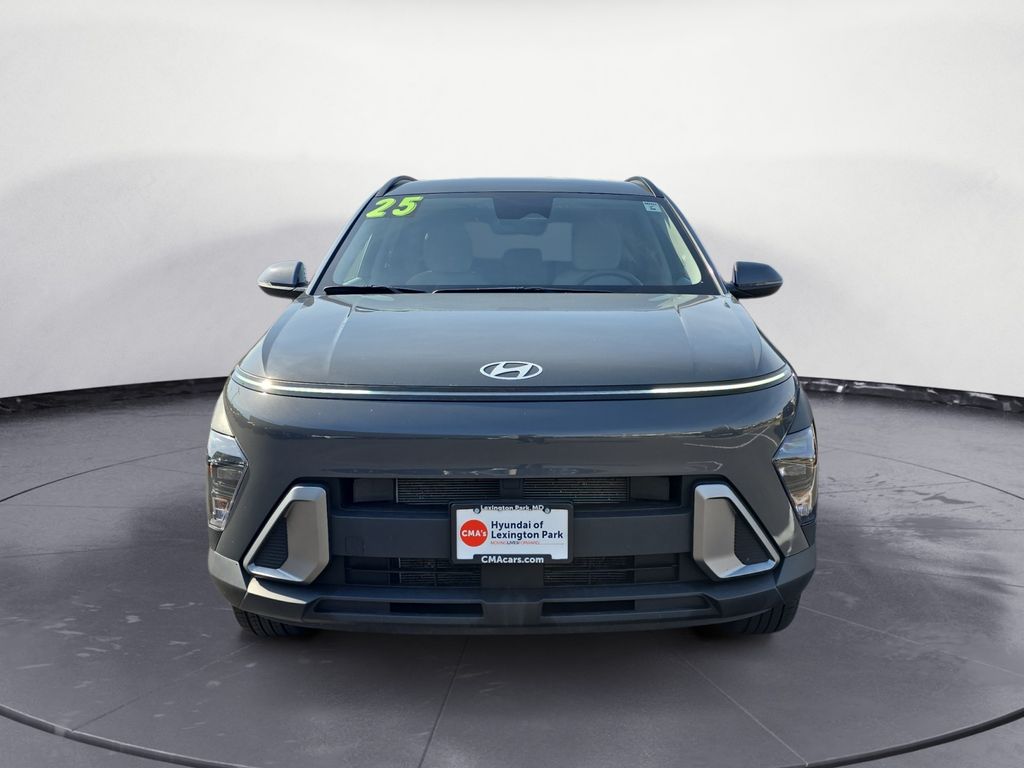 2025 Hyundai Kona SEL photo 2