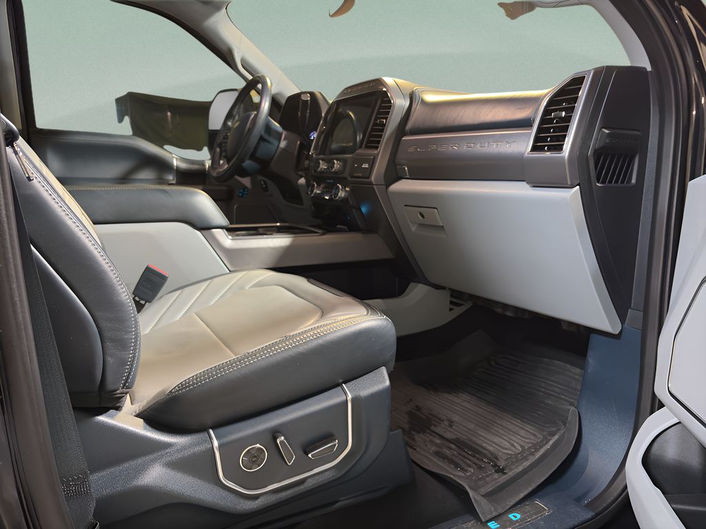 2022 Ford F-350 Limited photo 21