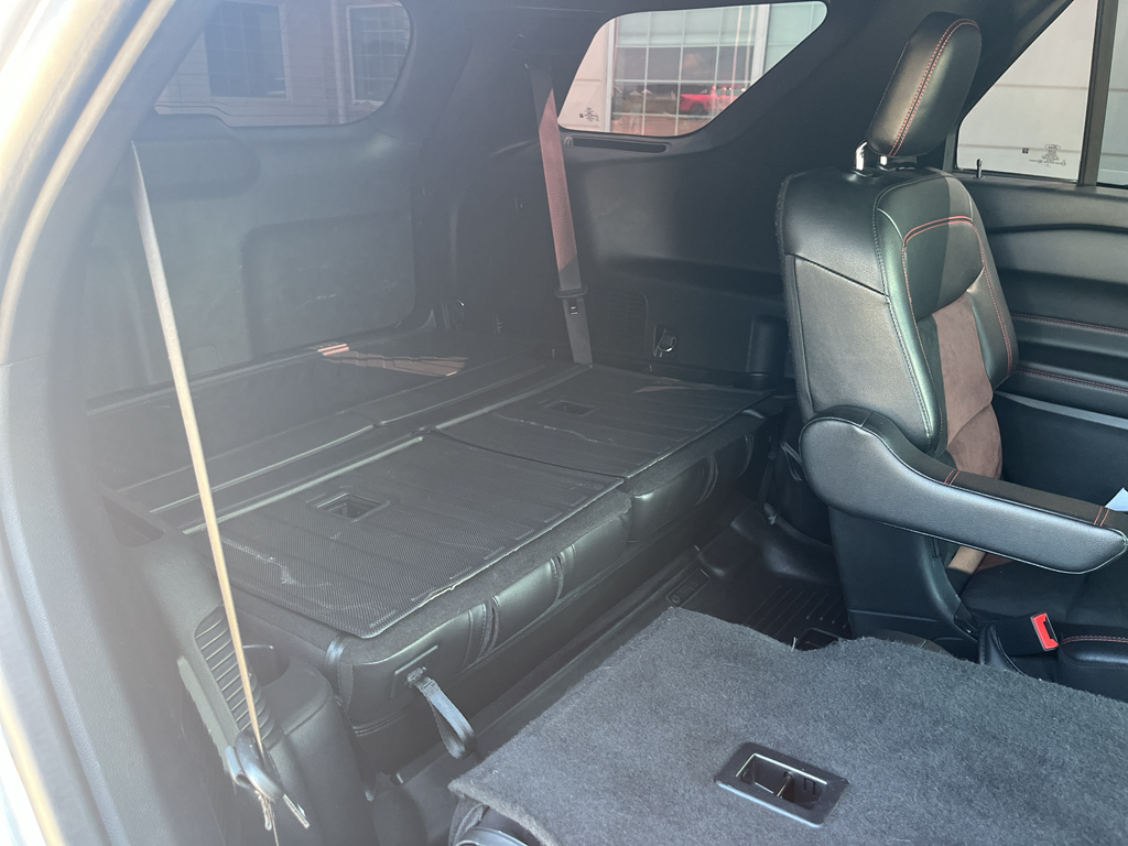 2022 Ford Explorer ST-Line photo 19