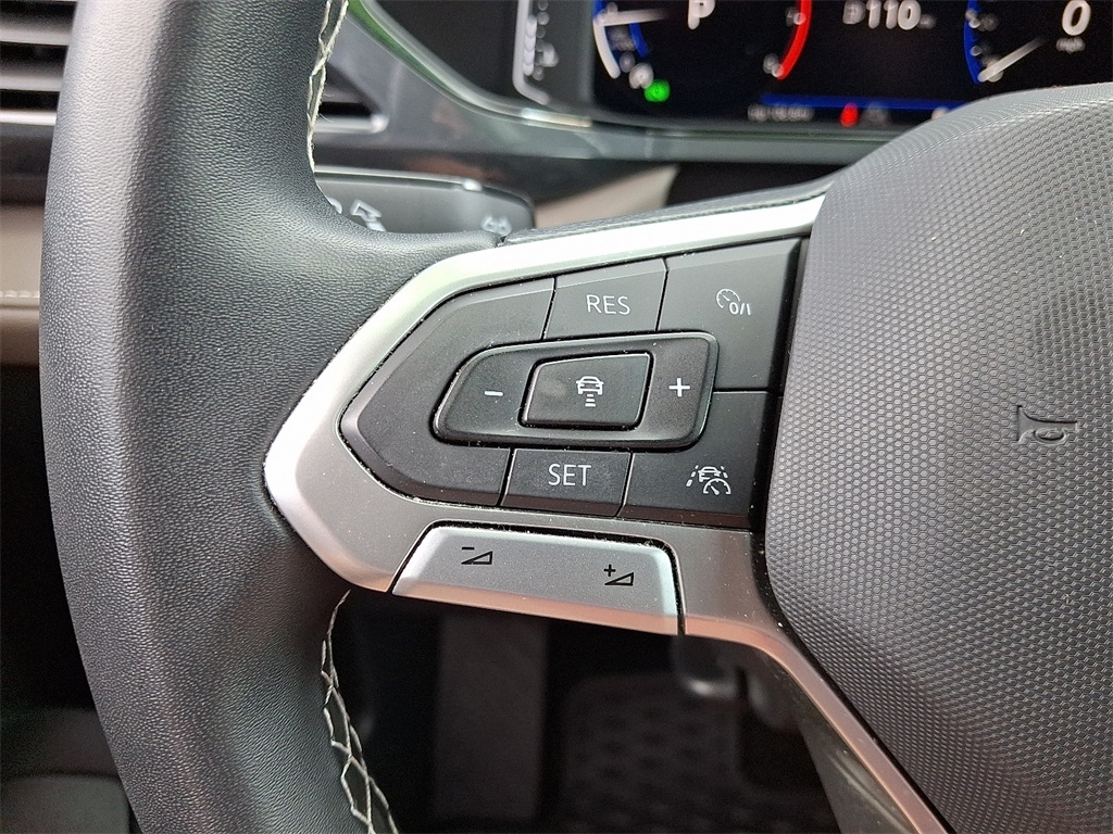 2022 Volkswagen Taos SEL photo 20