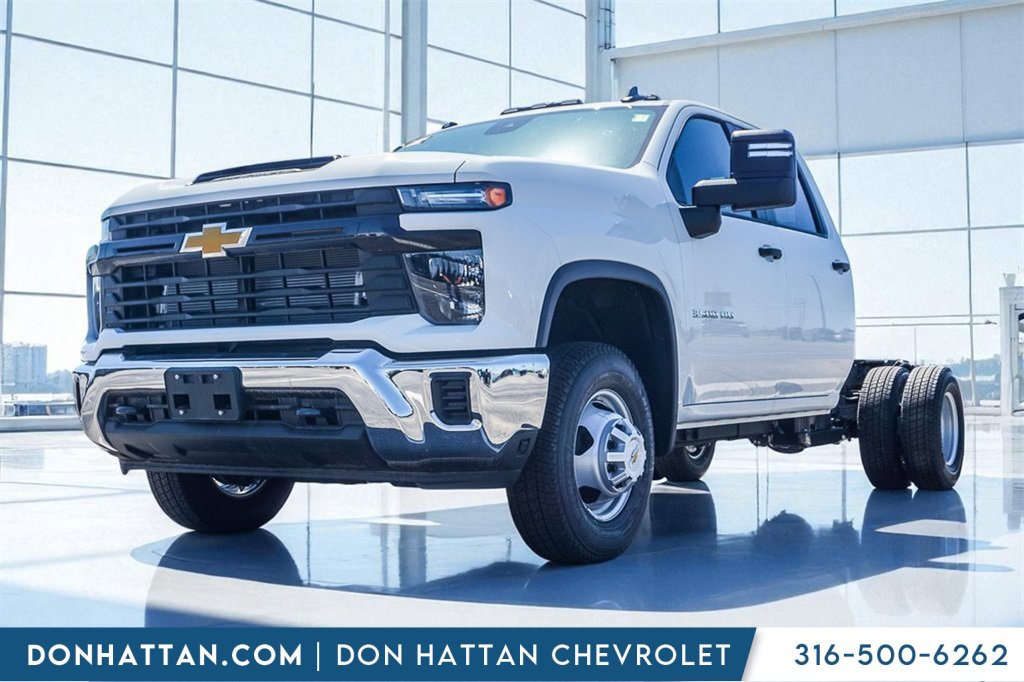 2025 Chevrolet Silverado HD WT's photo