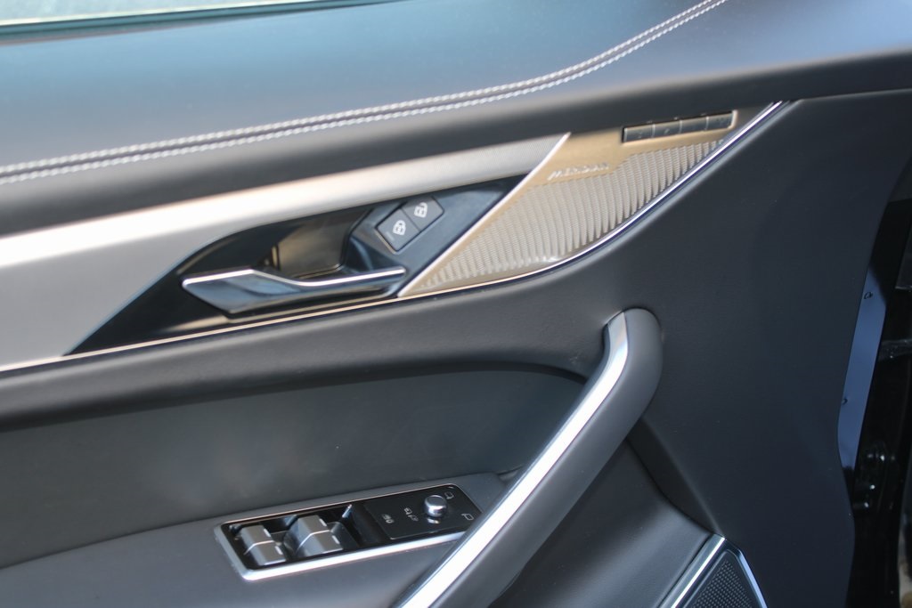 2024 Jaguar F-PACE R-Dynamic S P400 photo 11