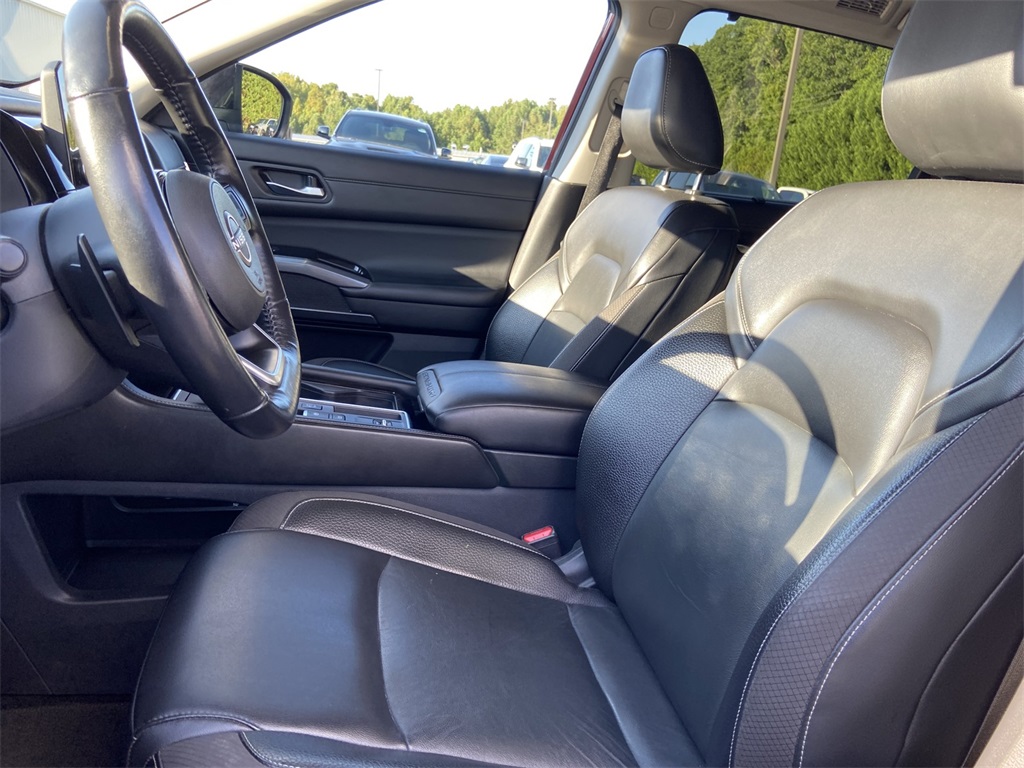 2022 Nissan Pathfinder SL photo 11