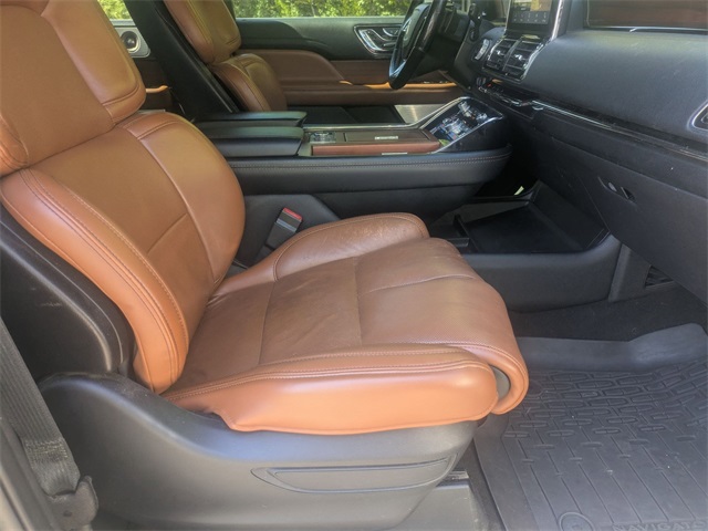 2021 Lincoln Navigator Reserve photo 28
