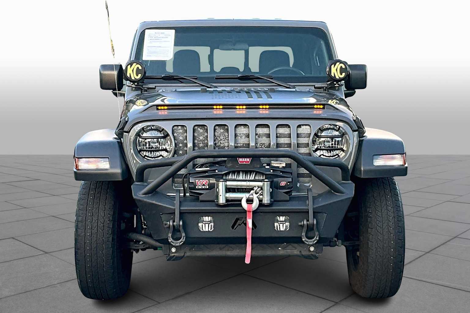 2020 Jeep Gladiator Sport photo 3