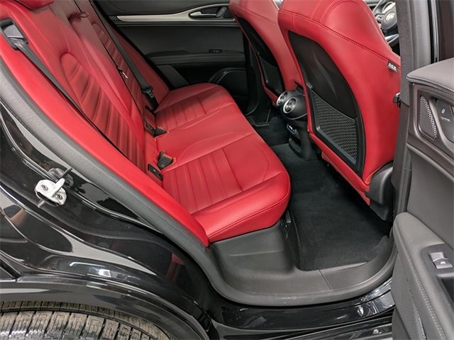 2024 Alfa Romeo Stelvio Ti photo 24