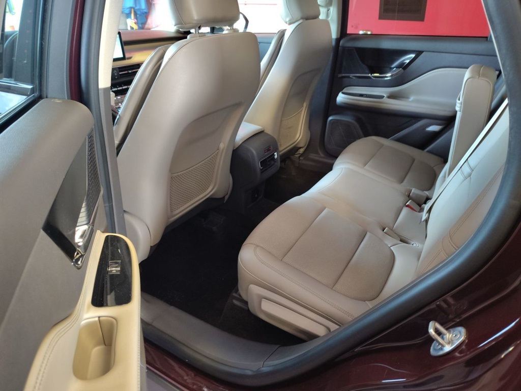 2021 Lincoln Corsair Standard photo 7