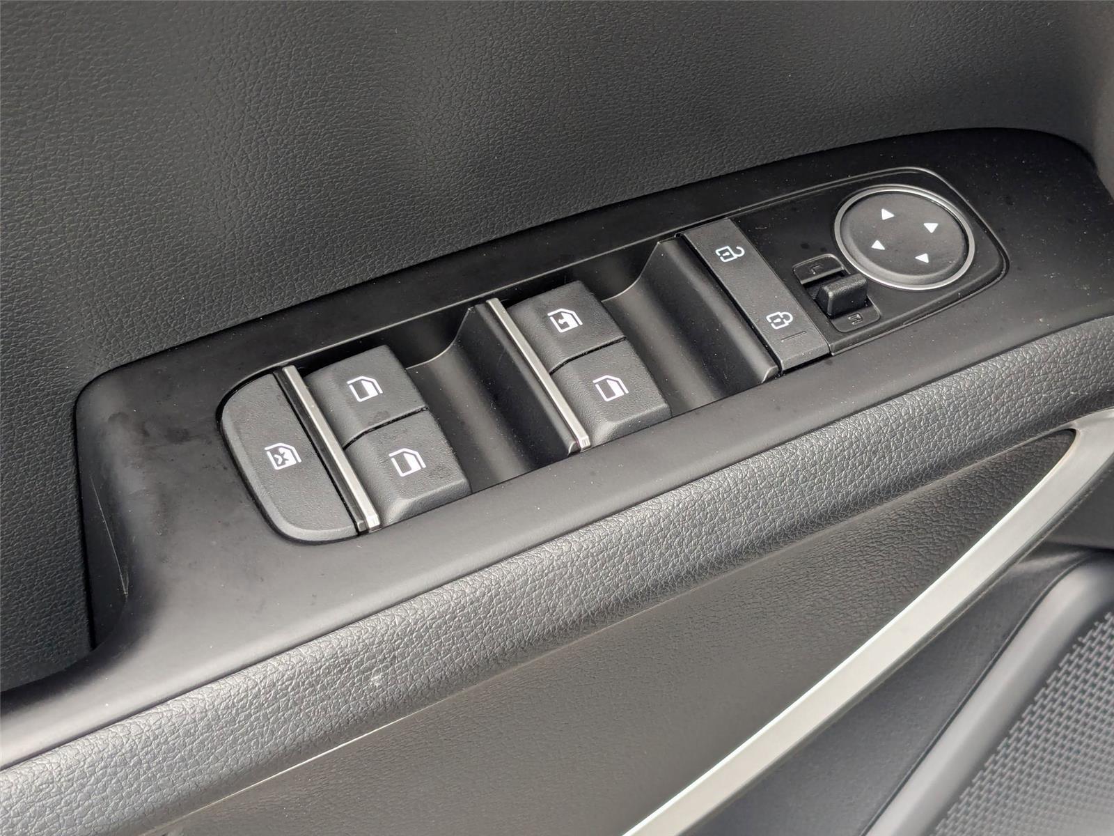 2025 Kia Soul LX photo 8