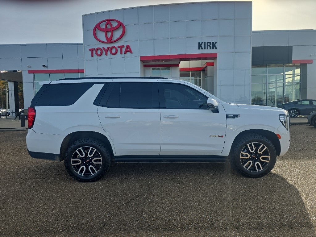 2023 GMC Yukon AT4's photo