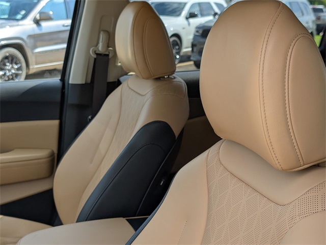 2024 Kia Carnival LX photo 21