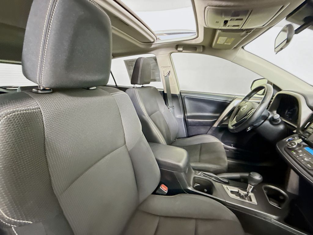 2018 Toyota RAV4 XLE photo 23