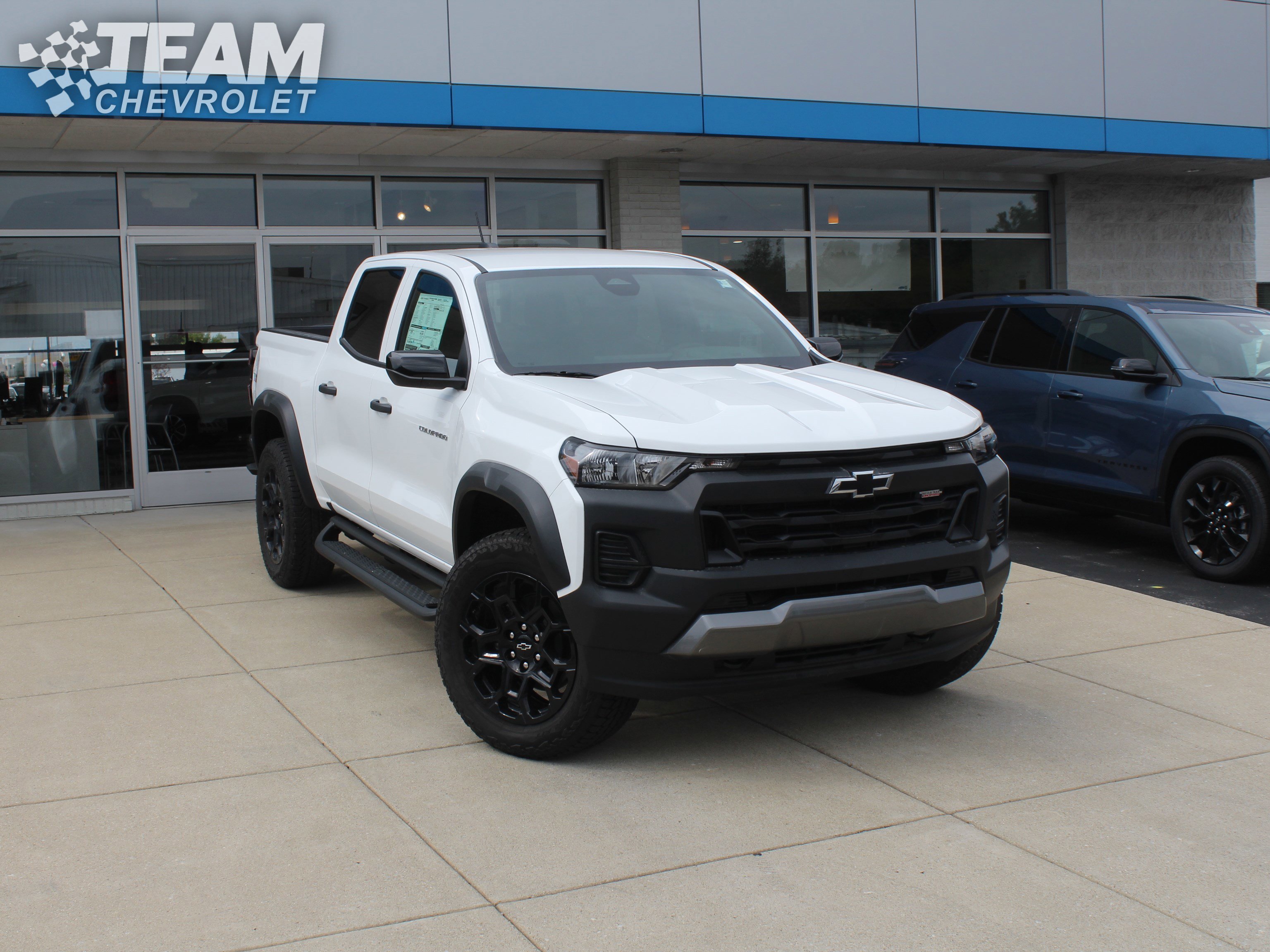 2026 Chevrolet Colorado Trail Boss photo 2