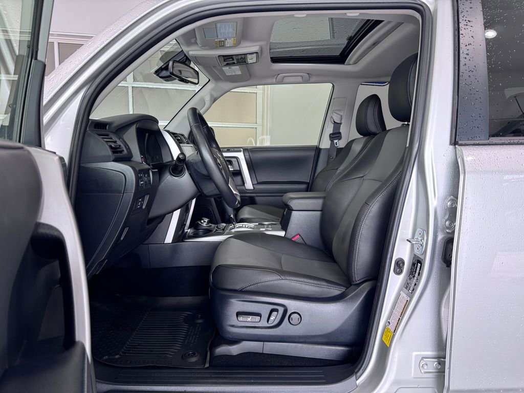 2024 Toyota 4Runner SR5 Premium photo 6
