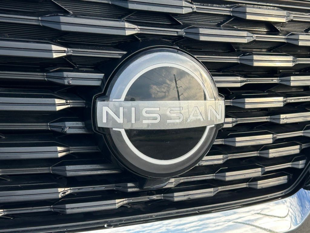 2023 Nissan Rogue SV photo 16