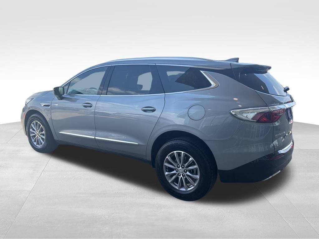 2024 Buick Enclave Premium photo 2