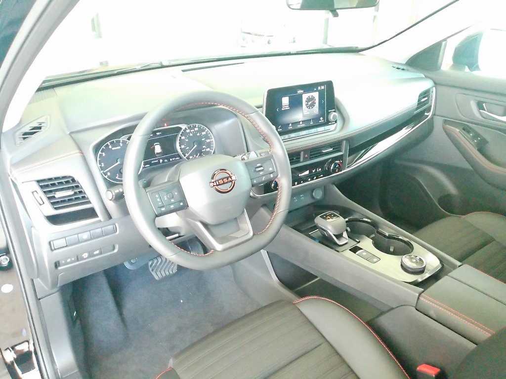 2026 Nissan Rogue SV photo 10